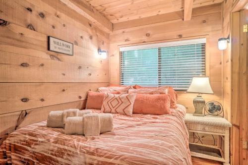 Tranquil Nw Georgia Cabin With Private Hot Tub