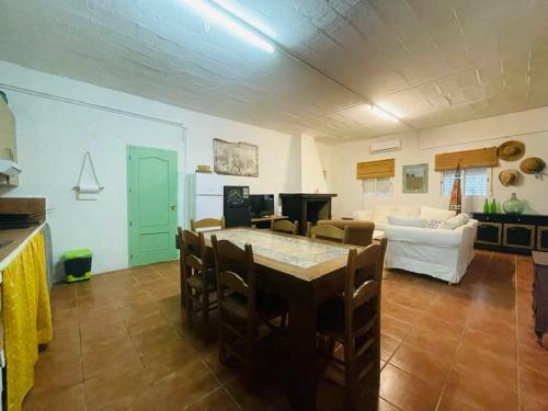 Las Tres Rosas Petfriendly House