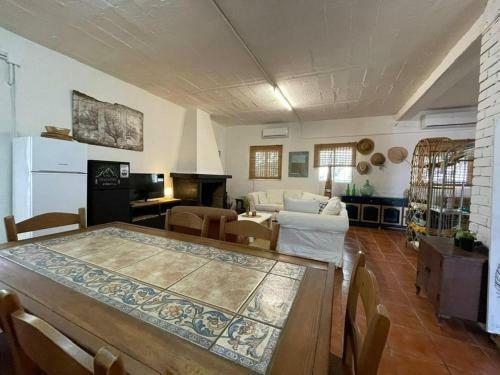 Las Tres Rosas Petfriendly House