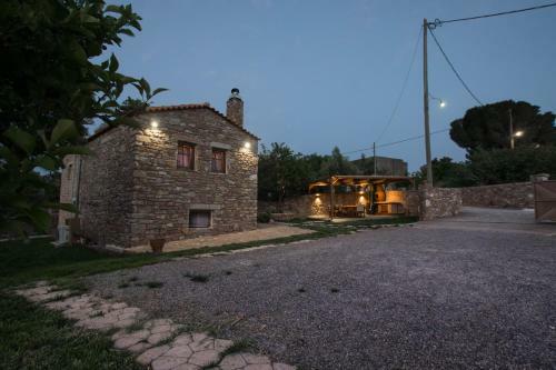Villa Karyoupolis Lounge Cave House