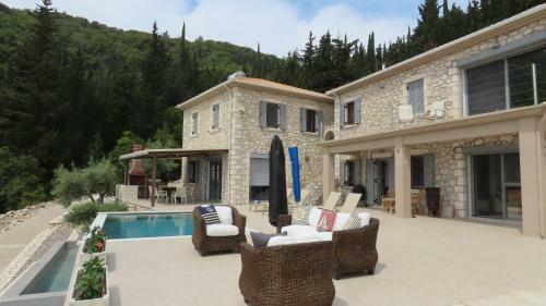 Villa El Aquila - The Complete Residence