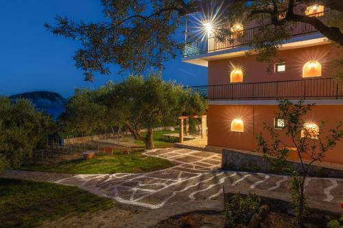 Anatoli Apartments
