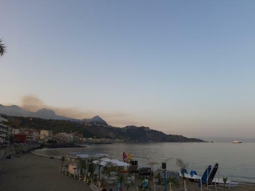 Hostal Camera Tripla Sarahouse Giardini Naxos