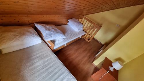 Pokoje Go?cinne I Domki Hodowaniec Pustkowo