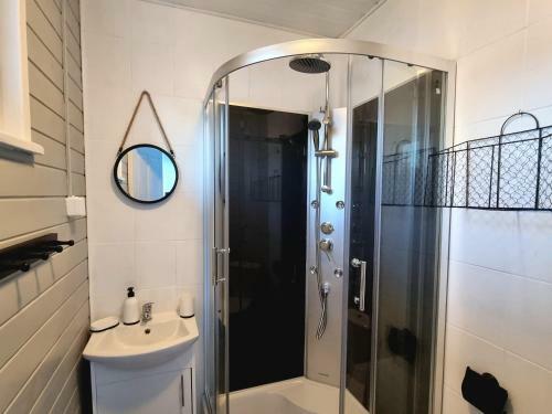 Domki Z Jacuzzi Nad Zatok?