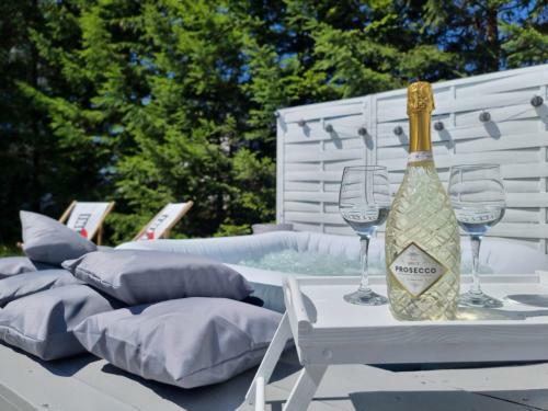 Domki Z Jacuzzi Nad Zatok?