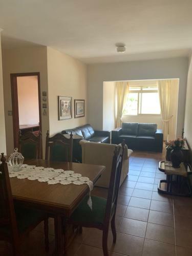 Apartamento Na Rua Principal