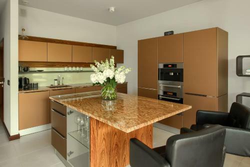Apartament House-tom / Robocza 39