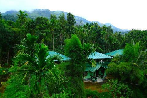 Bed & Breakfast Shibi's Tea Garden Heritage