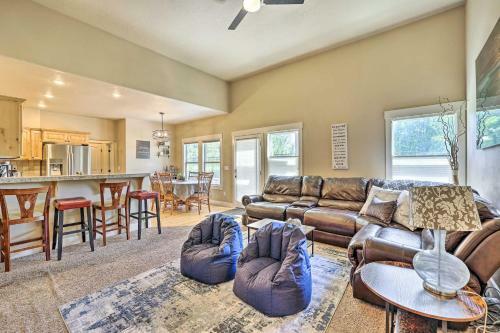 Meridian Home With Games And Patio Pets Welcome!