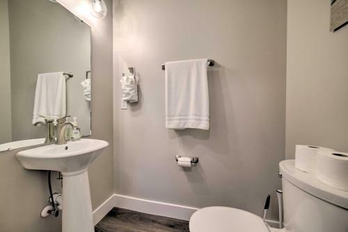 Modern Swan Valley Townhome With Walking Trails