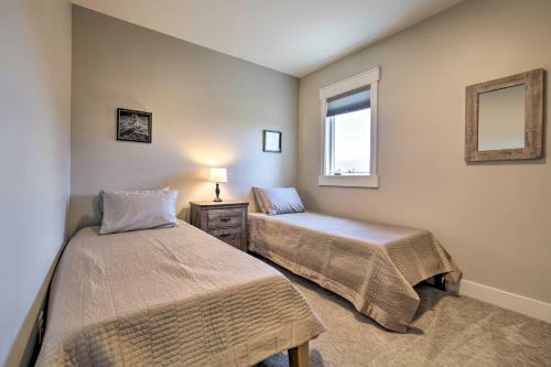 Modern Swan Valley Townhome With Walking Trails