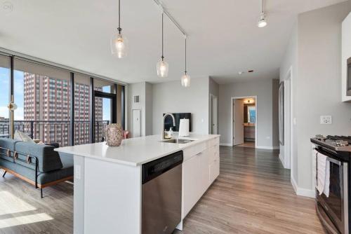 The New Best Apartment @rush & Division 2/2 By C9