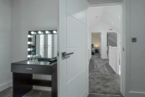 Stunning New Build House Near Clatterbridge