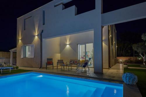 Villa Shamsi - Pool And Beach At 70mt