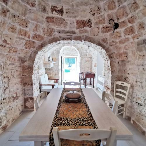 Villa Antico Trullo Ristrutturato Con Piscina E Giardino