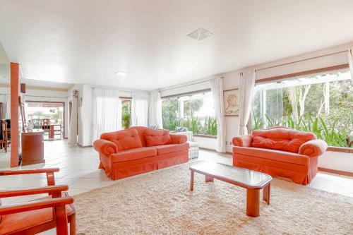 Gb68 - �tima Casa 4 Quartos Com Piscina E Churrasqueira