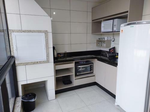 Encantador Apartamento Com Churrasqueira Em Bombinhas