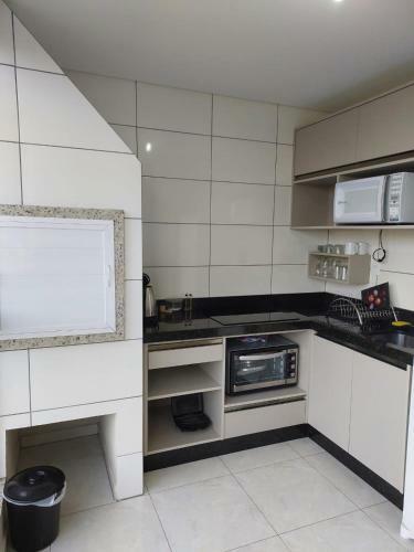 Encantador Apartamento Com Churrasqueira Em Bombinhas