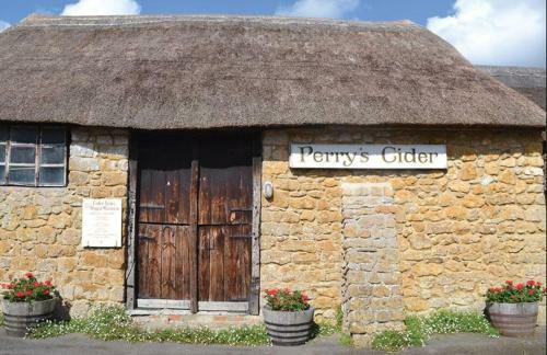 Somerset Farm & Barnhouse
