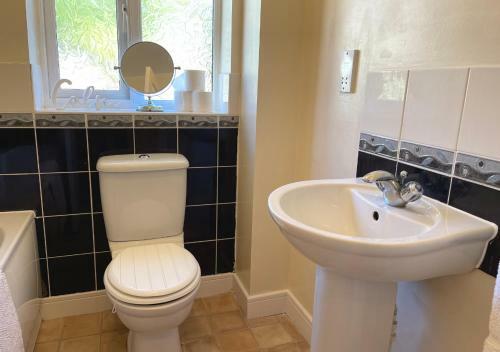 Ashford Holiday Home Sleeps 6