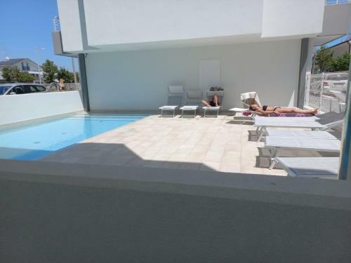 Apartamento Nuovo Appartamento Con Terrazzo E Piscina