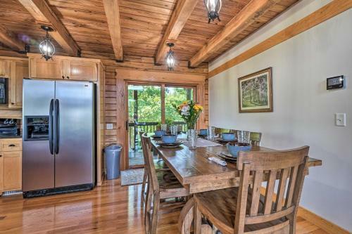 Idyllic Lakeview Lodge With Private Hot Tub!