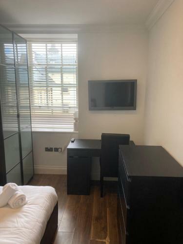 Hostal Modern Double Room In City Center Apartment -1