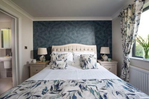 Meadow Lodge, 30 Roadford Lake Lodges