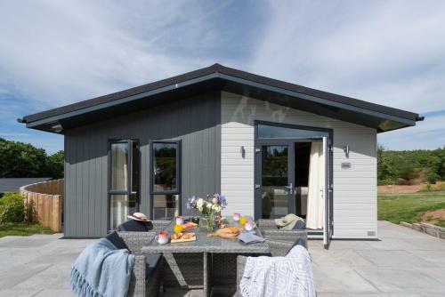 Rose Lodge, 21 Roadford Lake Lodges