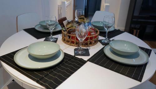 Modern & Spacious Leeds City Centre Apartment With Parking - Sleeps 5