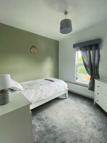 Gorgeous 3 Bedroom Victorian Townhouse