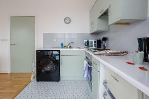 Guestready - Homely 2 Bed Apartment Near City Centre