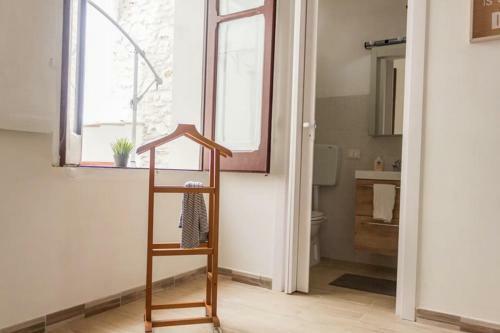 [downtown Selinus] Bright Apartment With Courtyard