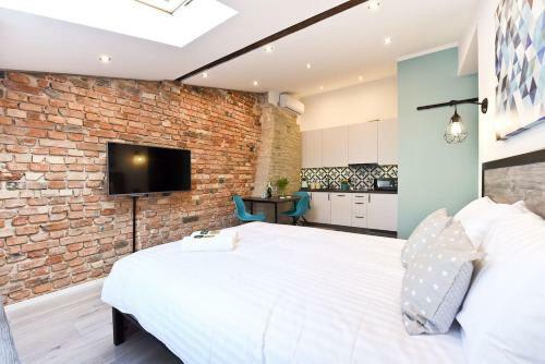 Steel And Wood Apartment