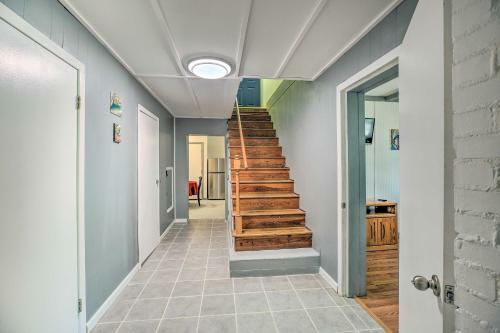 Apartamento Charming Getaway And Fire Pit Near Hikes And Lake