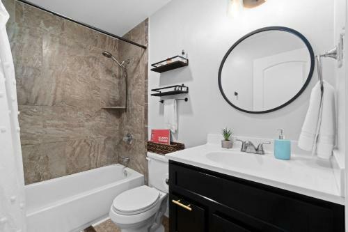 Cozy And Quaint In Clarksville-