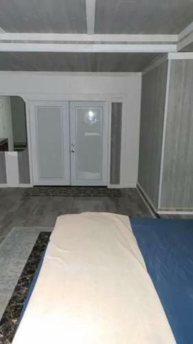 Hostal Pop In And Pop Out