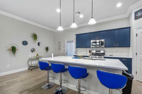 Central, New & Modern: Your Space Away From Home!!