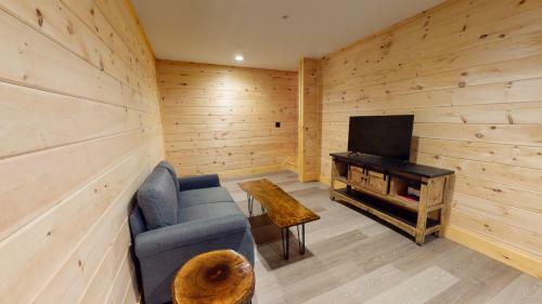 Scoot Cabin