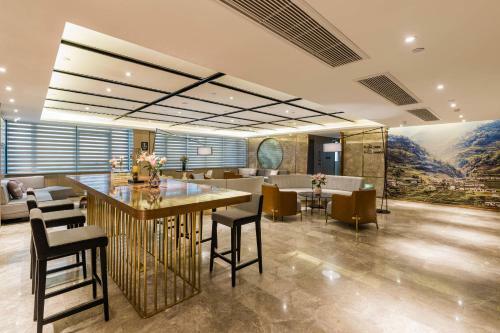 Atour Hotel Suzhou North High-speed Railway Station