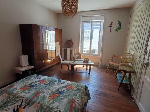 Agr�able Maison De Ville En Plein Centre/parking