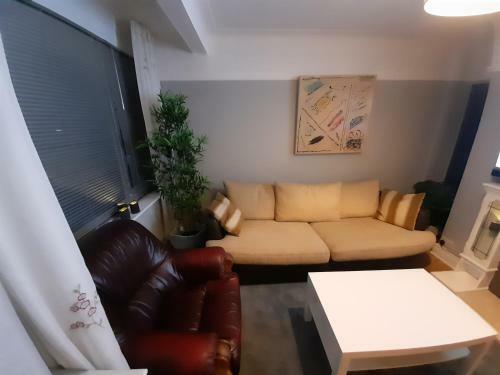 Cosy 4 Bed House 15 Min To Manchester Centre