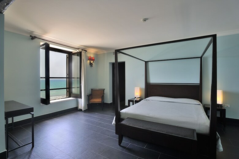 Hotel Falconara Charming House & Resort