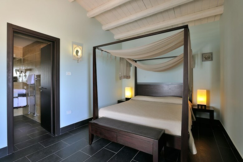 Hotel Falconara Charming House & Resort