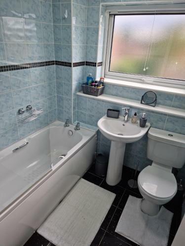 Lovely 2 Bedroom Serviced Apartment With Parking