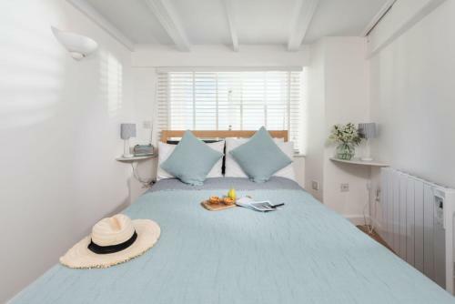 Nutshell, Marazion