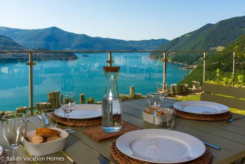 Italian Vacation Homes - Panoramic Villa