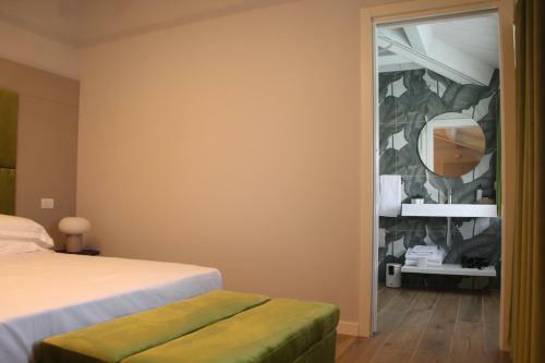 Bed & Breakfast C House Rooms Lake