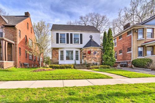 Chic Ferndale Apartment - Walk To Downtown!